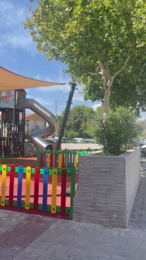 Foto de Black & White Centre