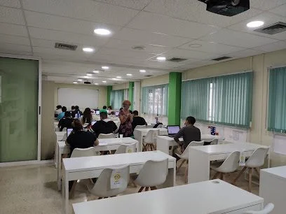 Foto de Liceo 2000 - Centro de formación de desempleados