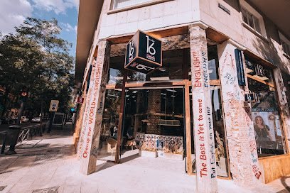 Foto de Number 16 School