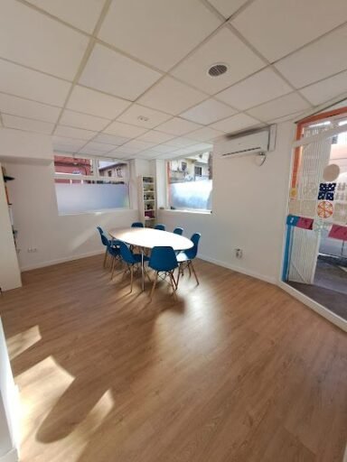 Foto de Time Flies - Academia de Inglés